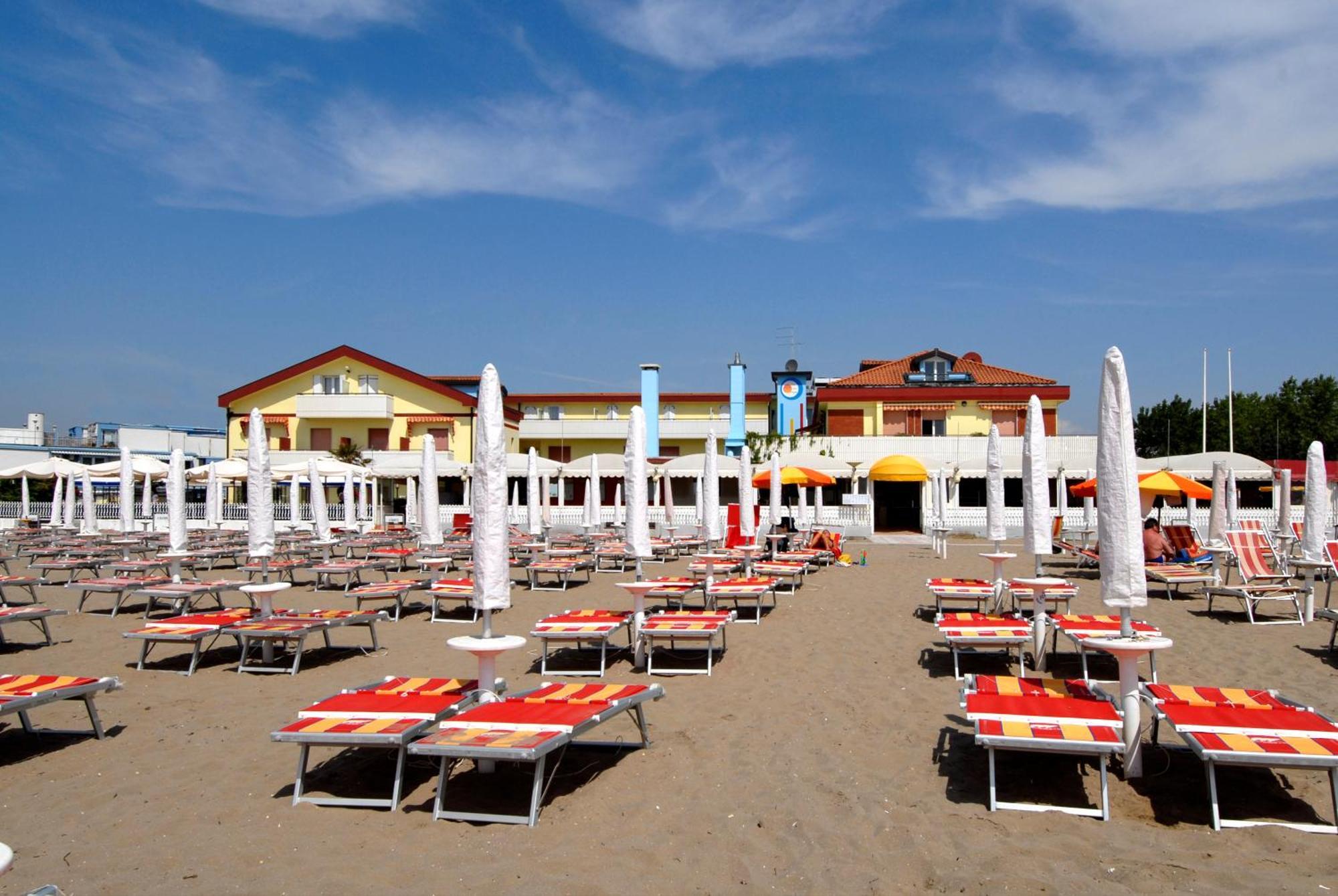Hotel Righetto Fronte Mare كافالّينو المظهر الخارجي الصورة