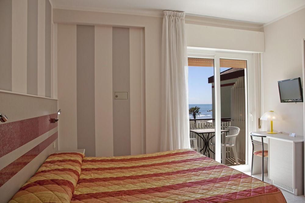 Hotel Righetto Fronte Mare كافالّينو المظهر الخارجي الصورة