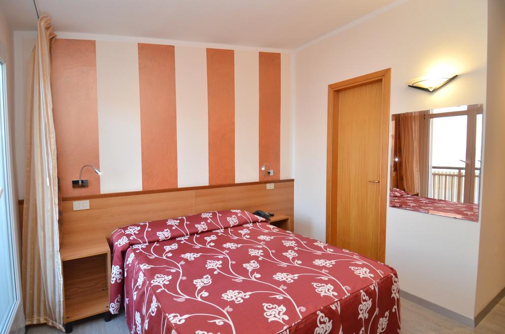 Hotel Righetto Fronte Mare كافالّينو المظهر الخارجي الصورة