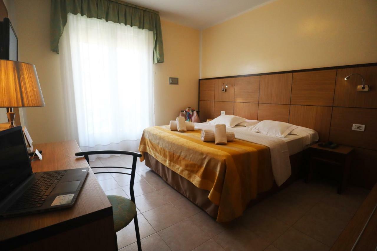 Hotel Righetto Fronte Mare كافالّينو المظهر الخارجي الصورة