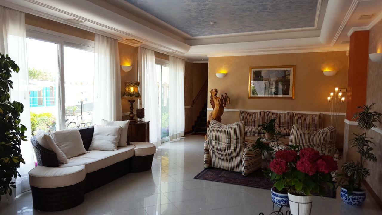 Hotel Righetto Fronte Mare كافالّينو المظهر الخارجي الصورة